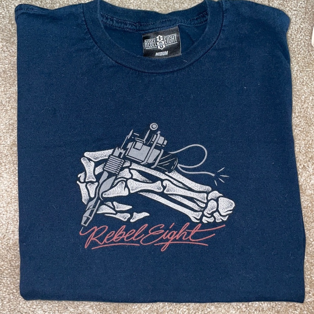 Rebel 8 graphic Tee